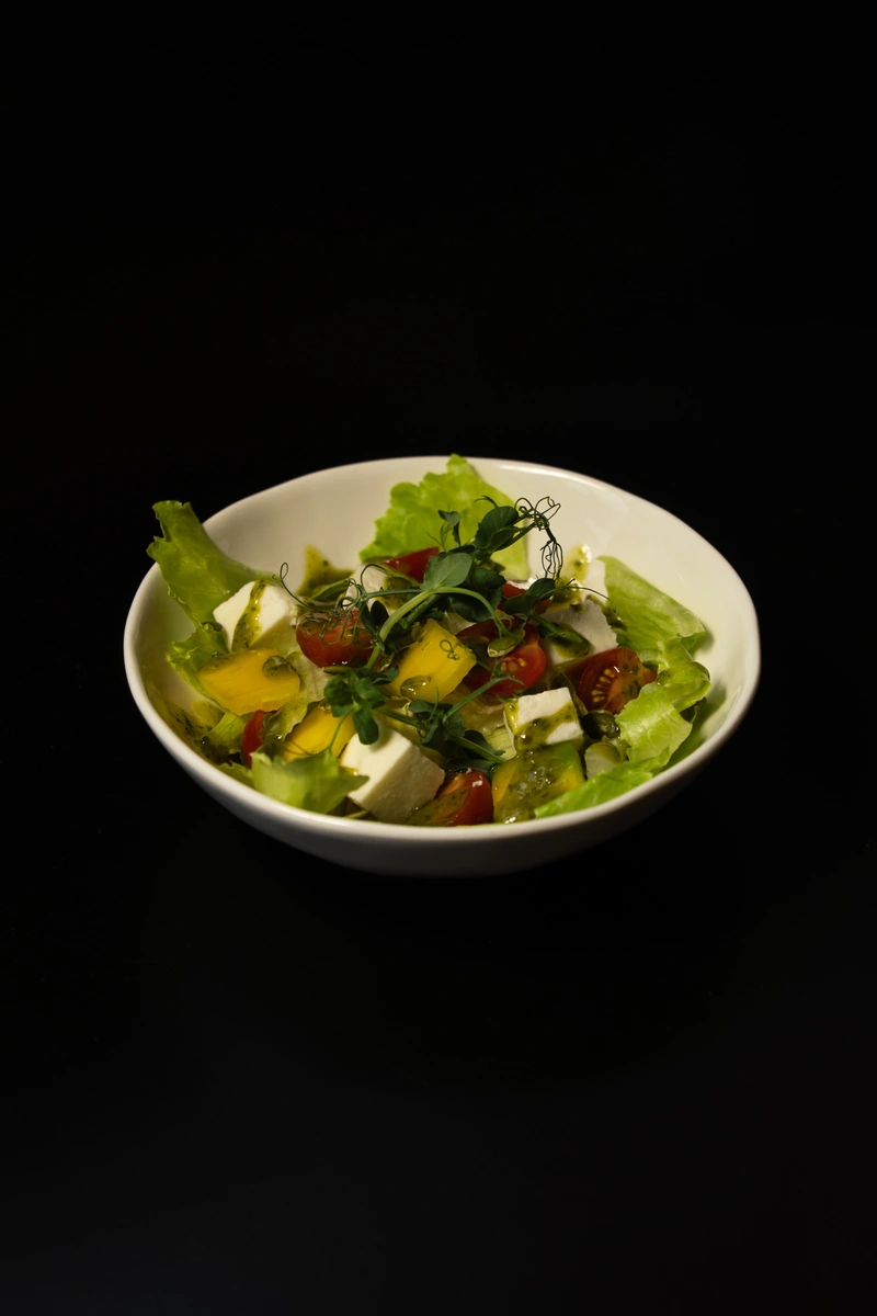 Микс салат с фермерской брынзой