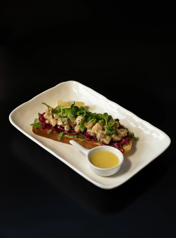 Рубанина из пеламиды под лимонно-горчичной заправкой